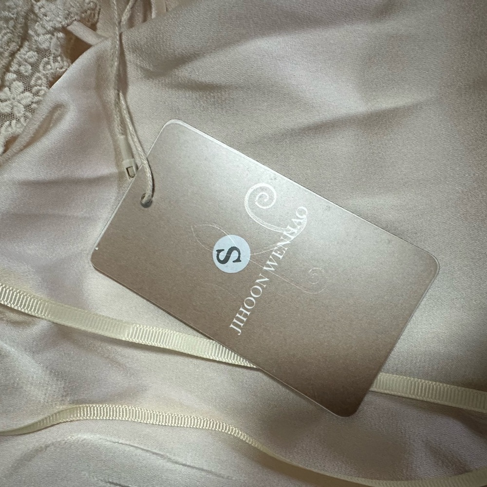 Elegant Cream Lace Slip Dress - Picture 4 of 4